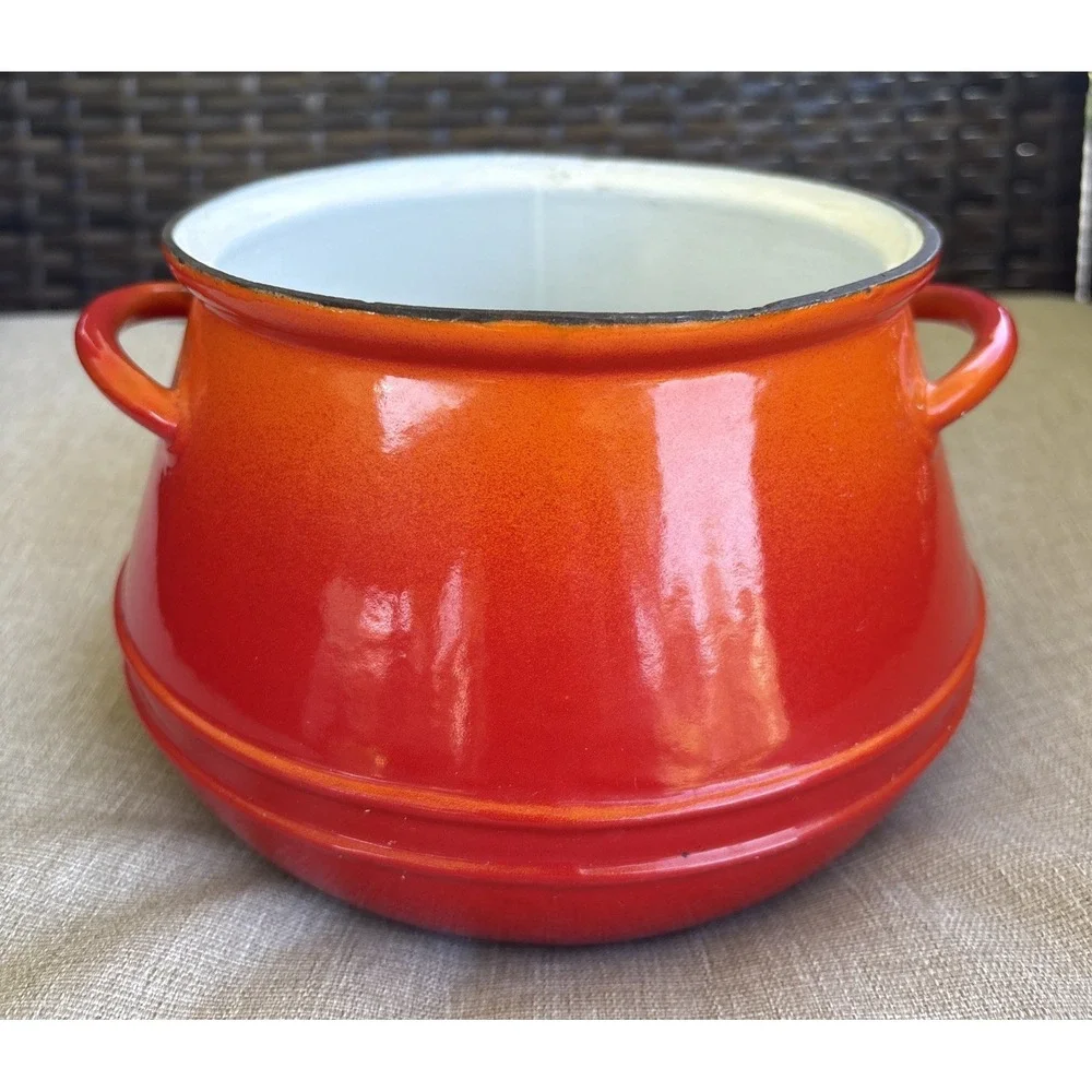 Vintage  Descoware Made In Belgium Flame Red Pot Cast Iron Enamel NO Lid 3qt